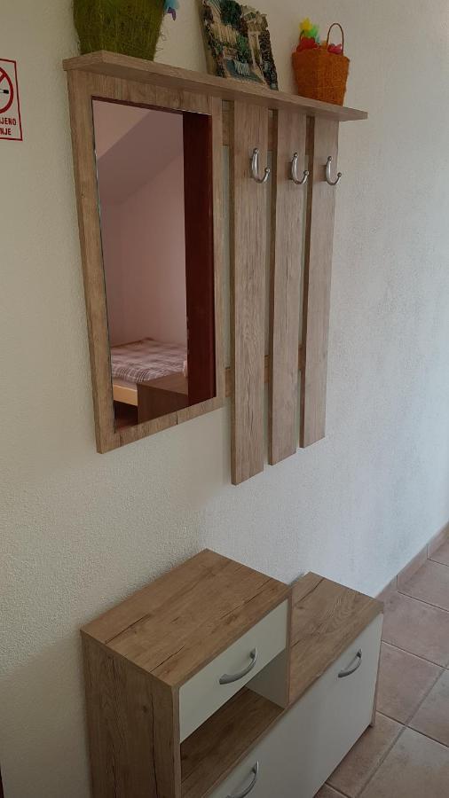 Apartman Vojaline Milna  Exterior foto