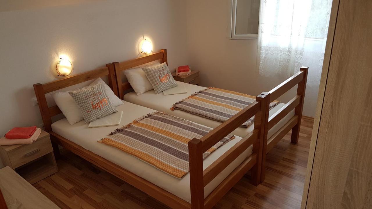 Apartman Vojaline Milna  Exterior foto